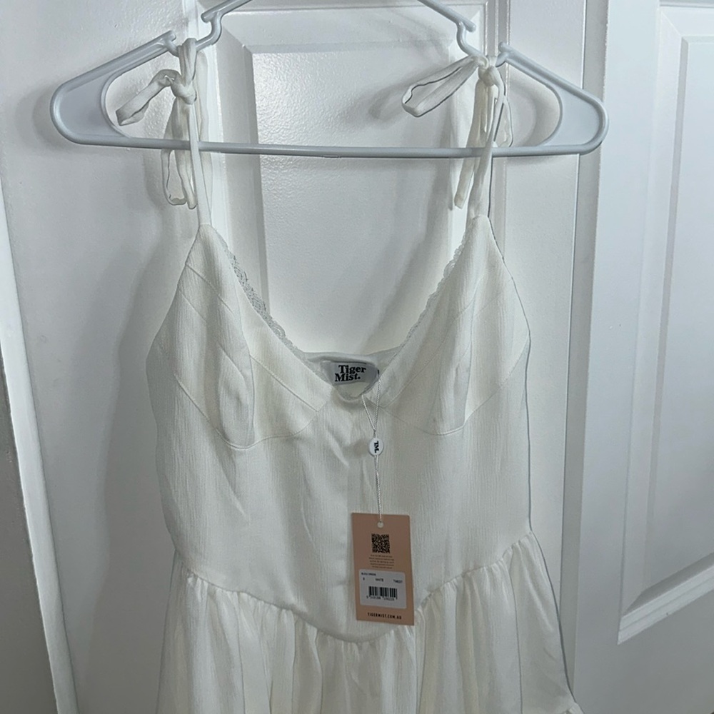 Tiger mist baby doll dress 👗 v waist trendy